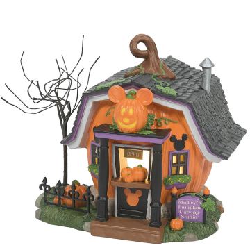 Department 56 - Pumpkintown Carving Studio