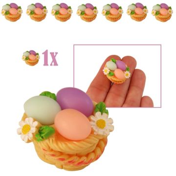 Miniatuur Paaseitjes in Rieten Mandje
