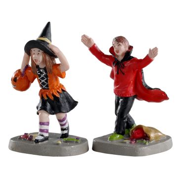 Spooky Town - Terrified Trick-Or-Treaters - Set van 2