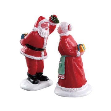 Lemax - Under The Mistletoe set of 2