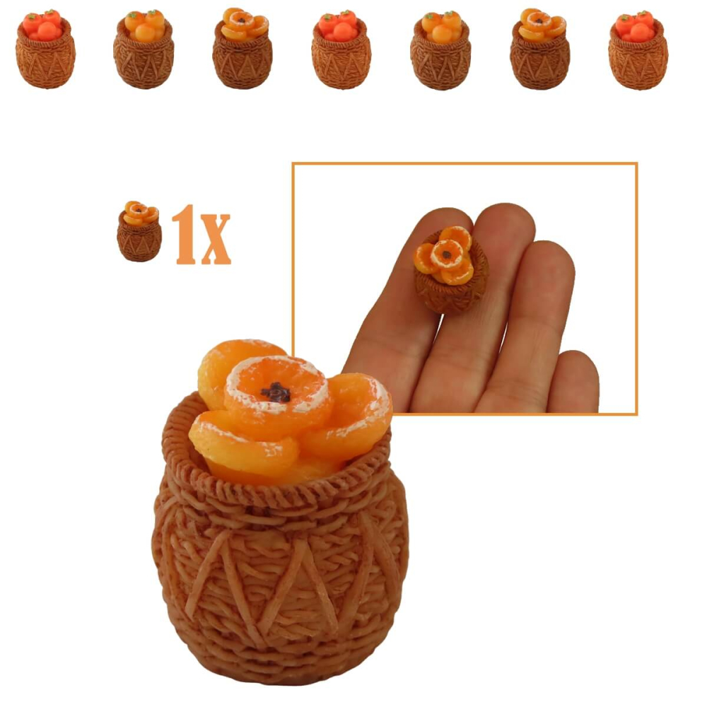 Miniatuur Mandje met Gedroogd Kaki Fruit
