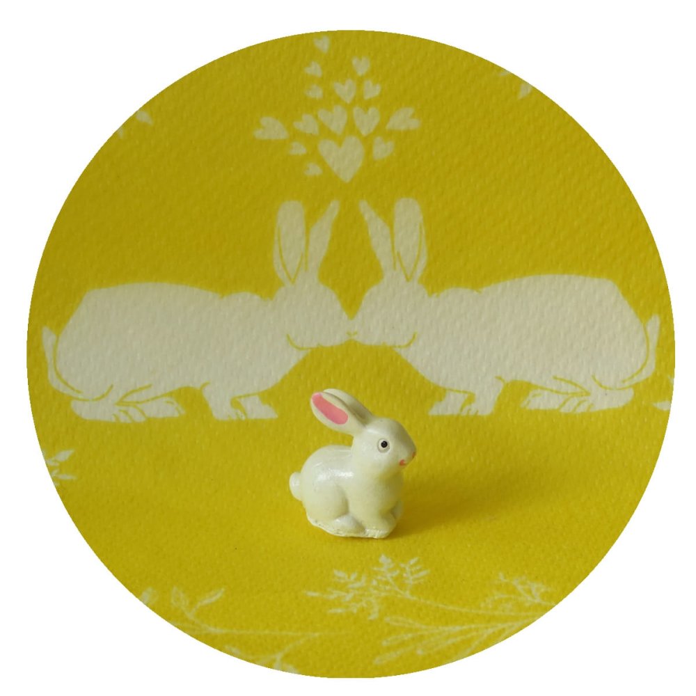 Wit Mini Konijntje met Roze Oren - 2cm - - Polyresin -