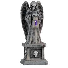 Spooky Town - Cemetery Sentinal - Met Licht