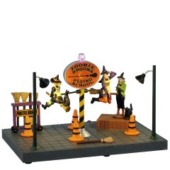 Spooky Town - Zoomie Brooms Flying School - Met Beweging